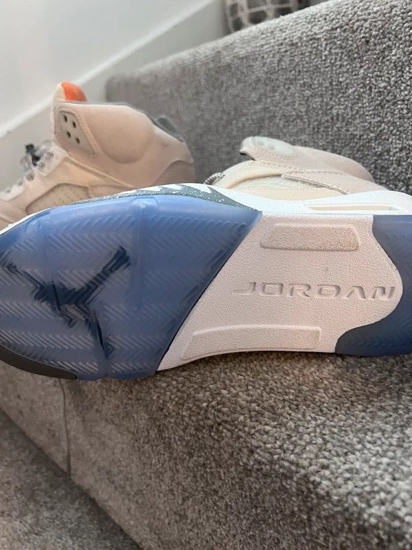 Jordan Sneakers image 2